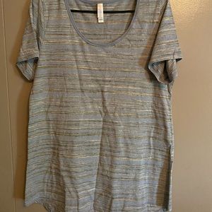 Large lularoe classic t